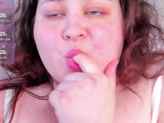 Moonlit-Adelee webcam