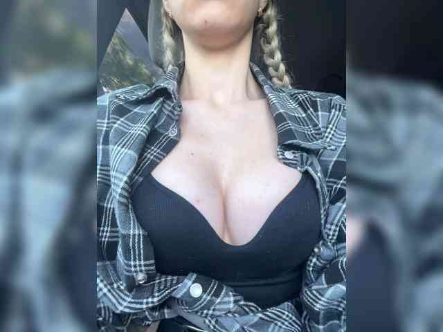 Bigtitevna webcam