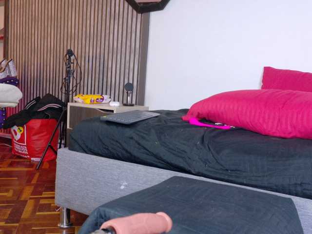 Vanessa-Mejiia live cam on BongaCams
