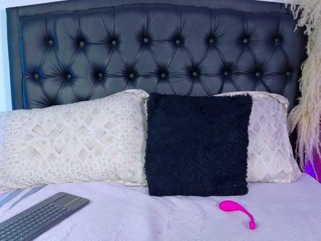 Vanessa-Mejiia live cam on BongaCams