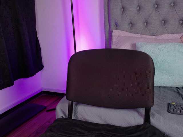 Vanessa-Mejiia's BongaCams show and profile