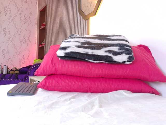 Vanessa-Mejiia live cam on BongaCams
