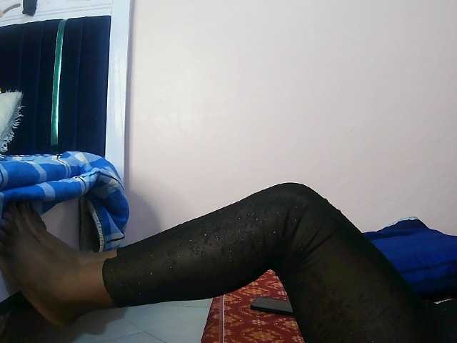 Liz-Belle live cam on BongaCams