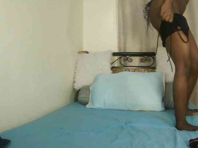 Liz-Belle webcam