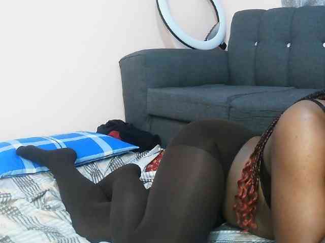 Liz-Belle webcam