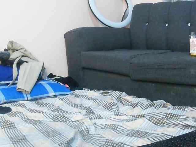 Liz-Belle webcam