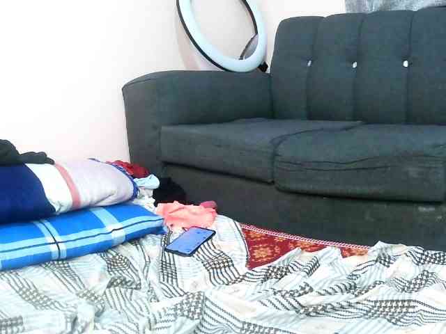 Liz-Belle webcam