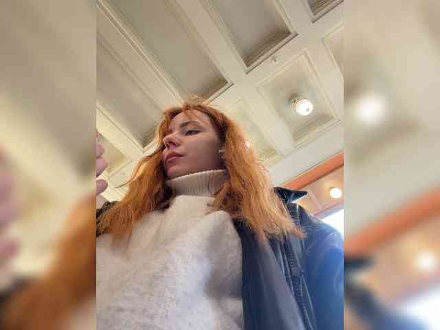 Este modelo está en vivo ahora. SherrySery