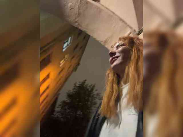 이 모델은 현재 라이브 중입니다. SherrySery