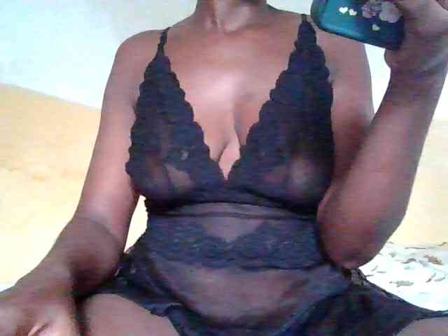 nyamburacarla254 webcam