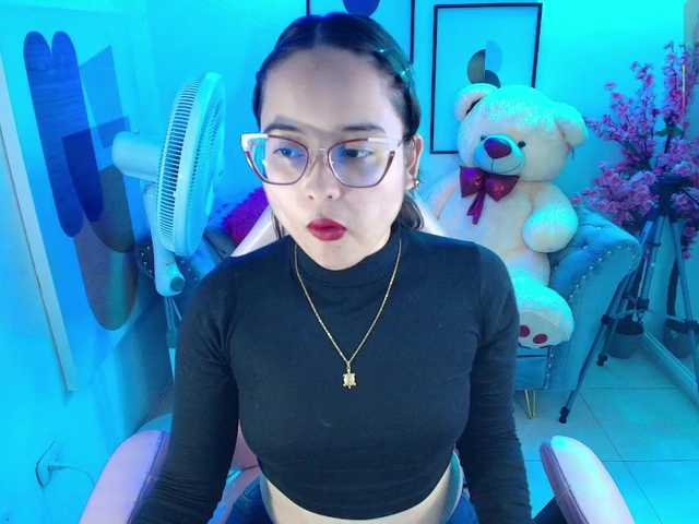 Shady-bug live cam on BongaCams