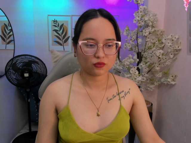 Shady-bug live cam on BongaCams