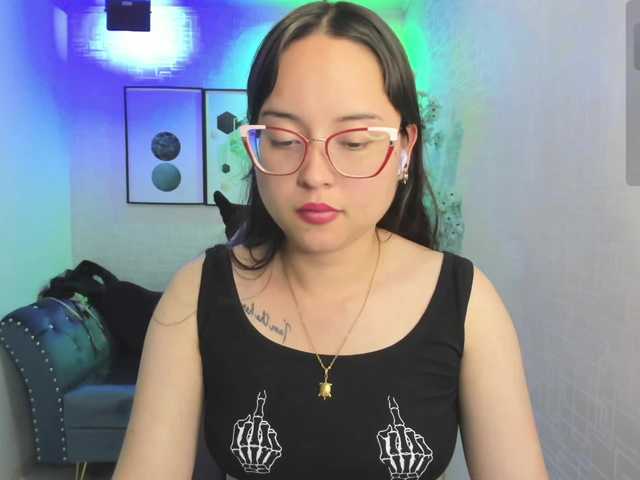 Shady-bug live cam on BongaCams