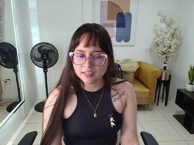 Shady-bug live cam on BongaCams