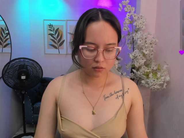 Shady-bug live cam on BongaCams