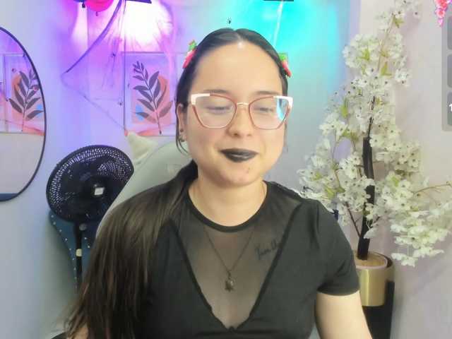 Shady-bug live cam on BongaCams