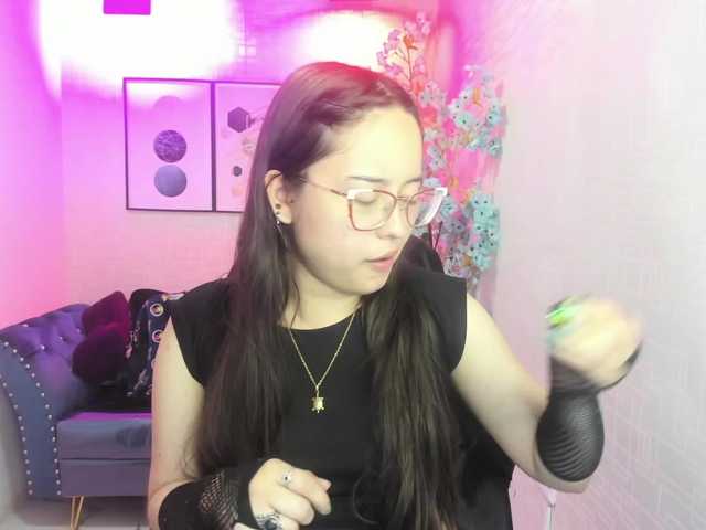 Shady-bug live cam on BongaCams