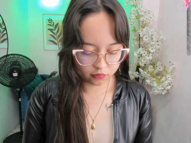 Shady-bug live cam on BongaCams