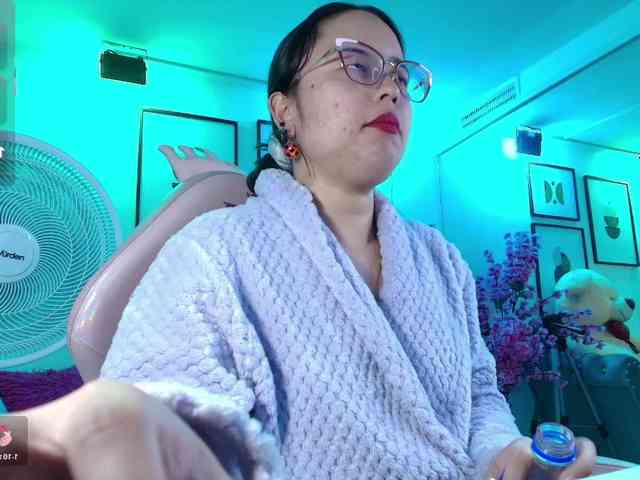 Shady-bug Live Webcam on BongaCams