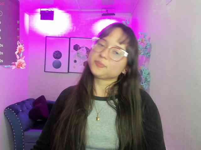 Shady-bug Live Webcam on BongaCams