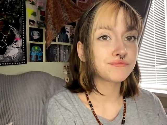 PattiBingle's BongaCams show and profile