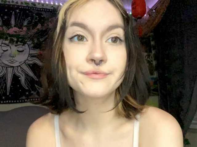 PattiBingle's BongaCams show and profile