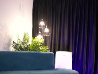 LisetteLuxe Porn Show