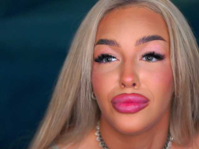 LisetteLuxe live cam