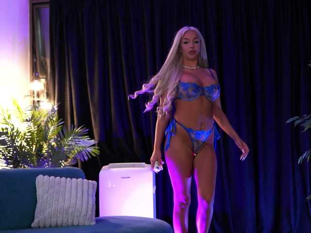 LisetteLuxe live cam on BongaCams