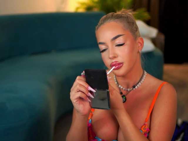LisetteLuxe live cam on BongaCams