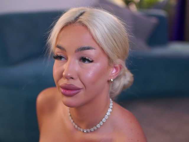 LisetteLuxe live cam on BongaCams