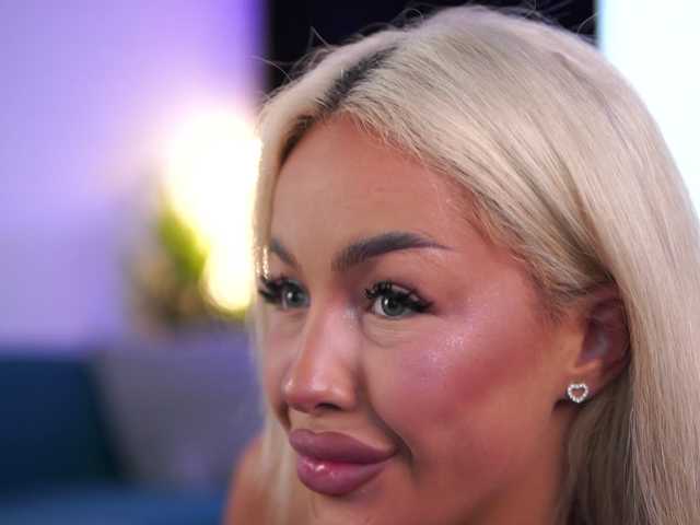 LisetteLuxe live cam on BongaCams