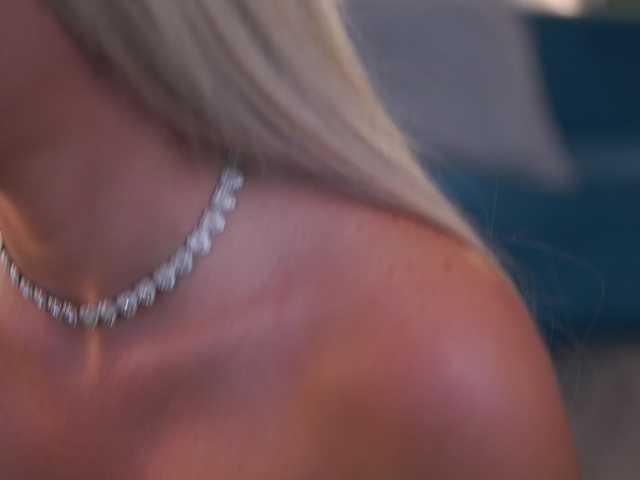 LisetteLuxe live cam on BongaCams