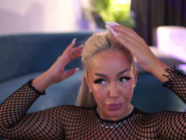 LisetteLuxe live cam on BongaCams