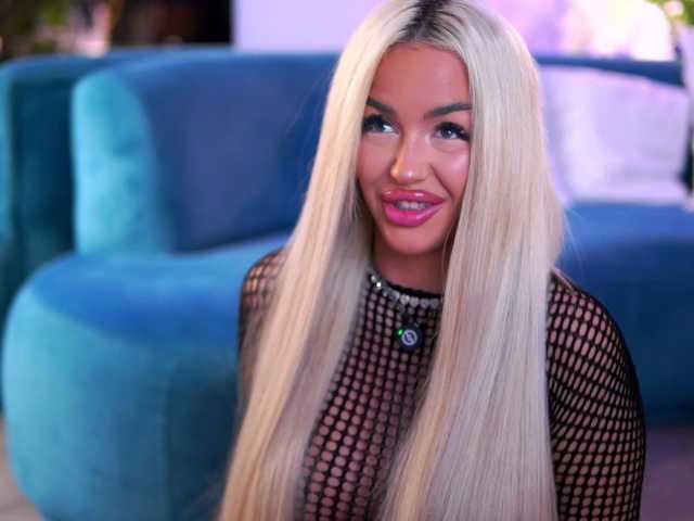 LisetteLuxe live cam on BongaCams