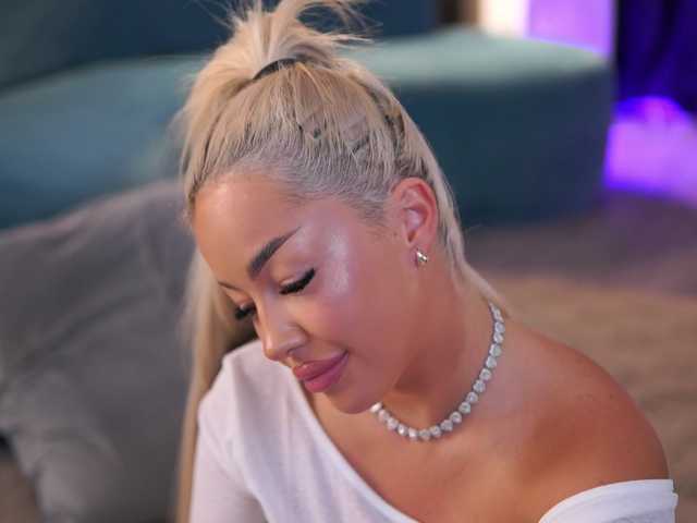 LisetteLuxe live cam on BongaCams
