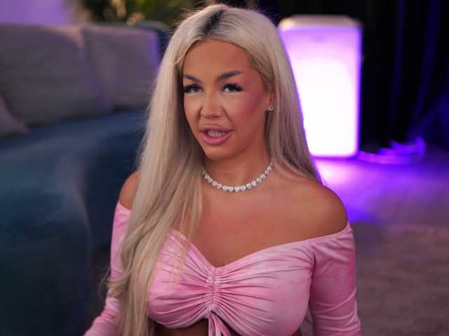 LisetteLuxe live webcam show