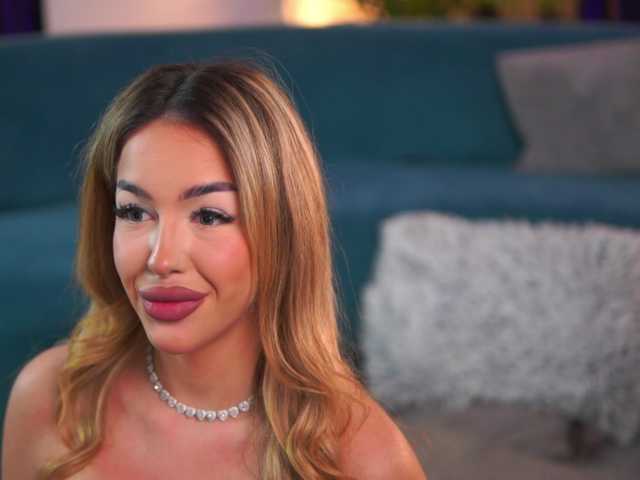 LisetteLuxe live cam