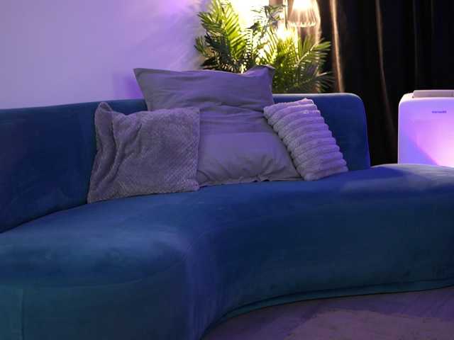 LisetteLuxe live webcam show
