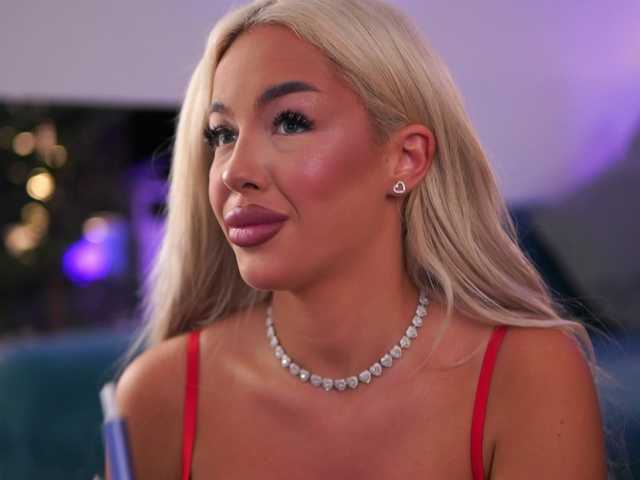 LisetteLuxe live cam on BongaCams