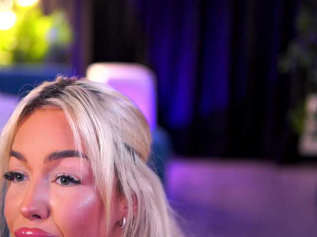 LisetteLuxe live cam on BongaCams
