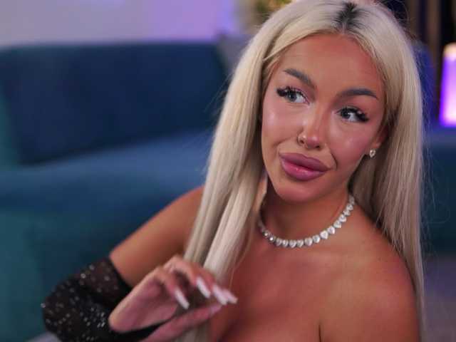 LisetteLuxe live cam on BongaCams