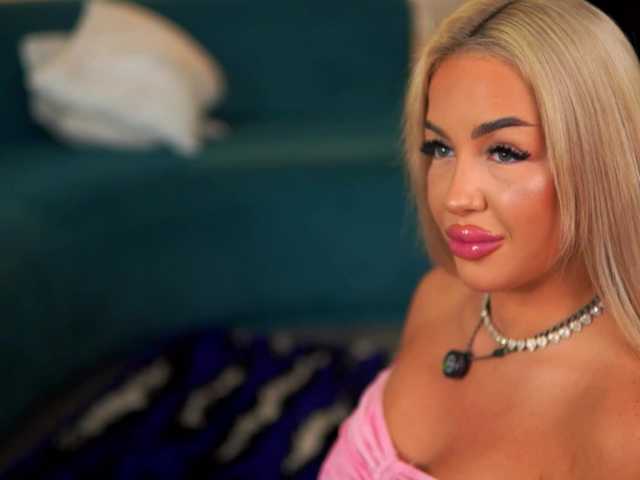 LisetteLuxe live cam on BongaCams