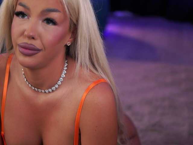 LisetteLuxe live webcam show