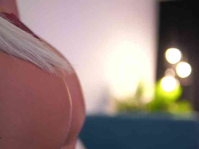 LisetteLuxe webcam