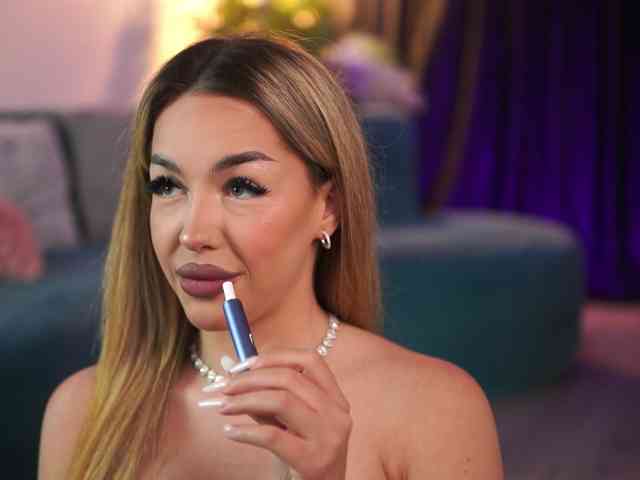 LisetteLuxe Live Webcam on BongaCams
