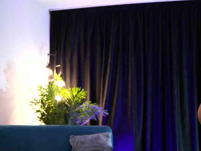 LisetteLuxe webcam