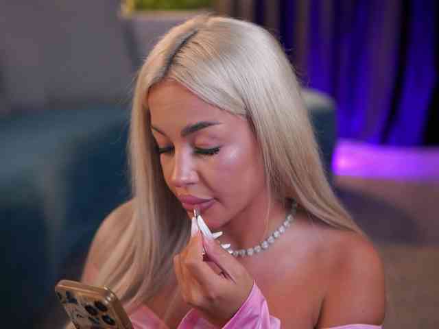 LisetteLuxe webcam