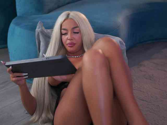 LisetteLuxe webcam