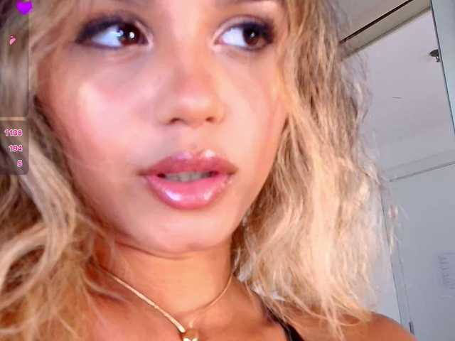 StacyTylerr live webcam show